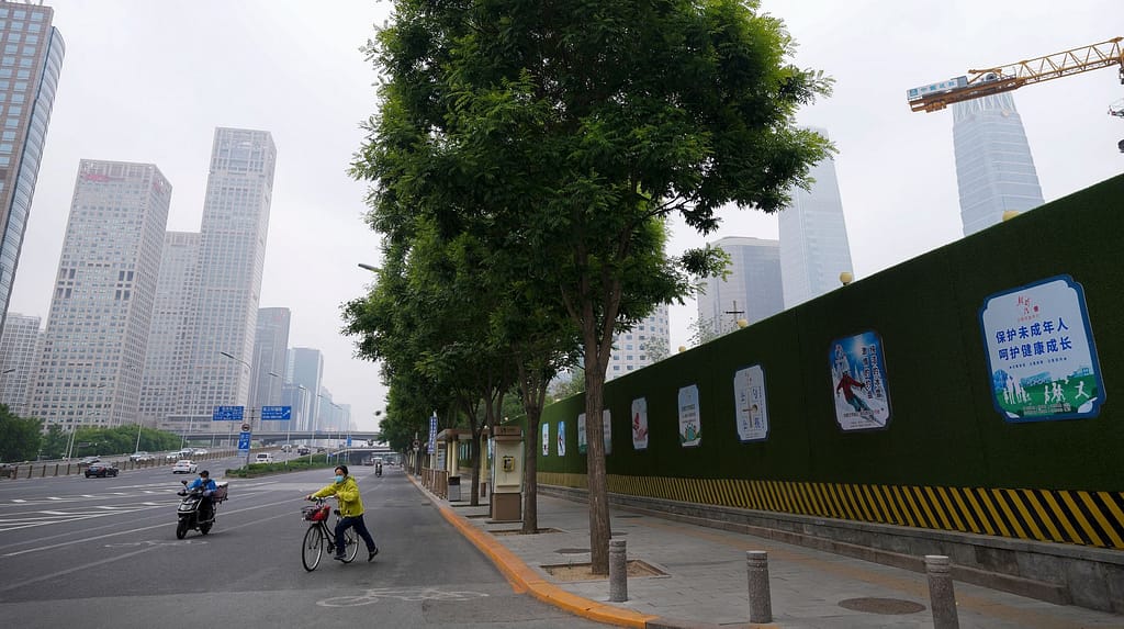 Shanghai Disinfects Homes, Closes All Subways Under China’s ‘Zero-COVID’ Strategy