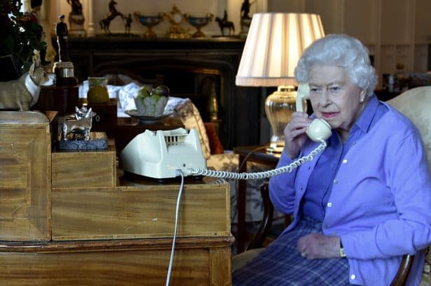 Queen bans George, Louis and Charlotte from having phones at dining table