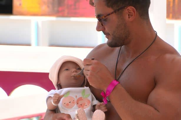 Why pink and blue ribbons are worn in Love Island’s 2022 baby challenge