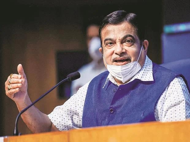 Gadkari pitches for priority sector lending to alternative fuel players