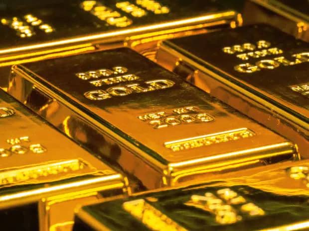 Indian gold discounts narrow, Covid-19 curbs keep leash on China demand