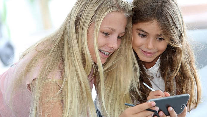 Spending time online can boost children’s well-being | Mirage News