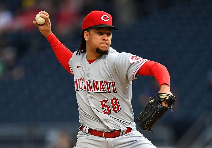 MLB rumors: 5 favorites to trade for Reds pitcher Luis Castillo