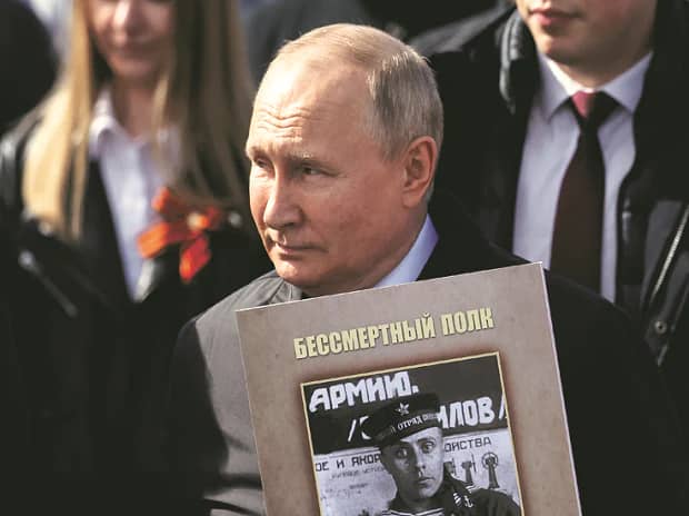 Russian President Putin ties grain exports to demand that sanctions go